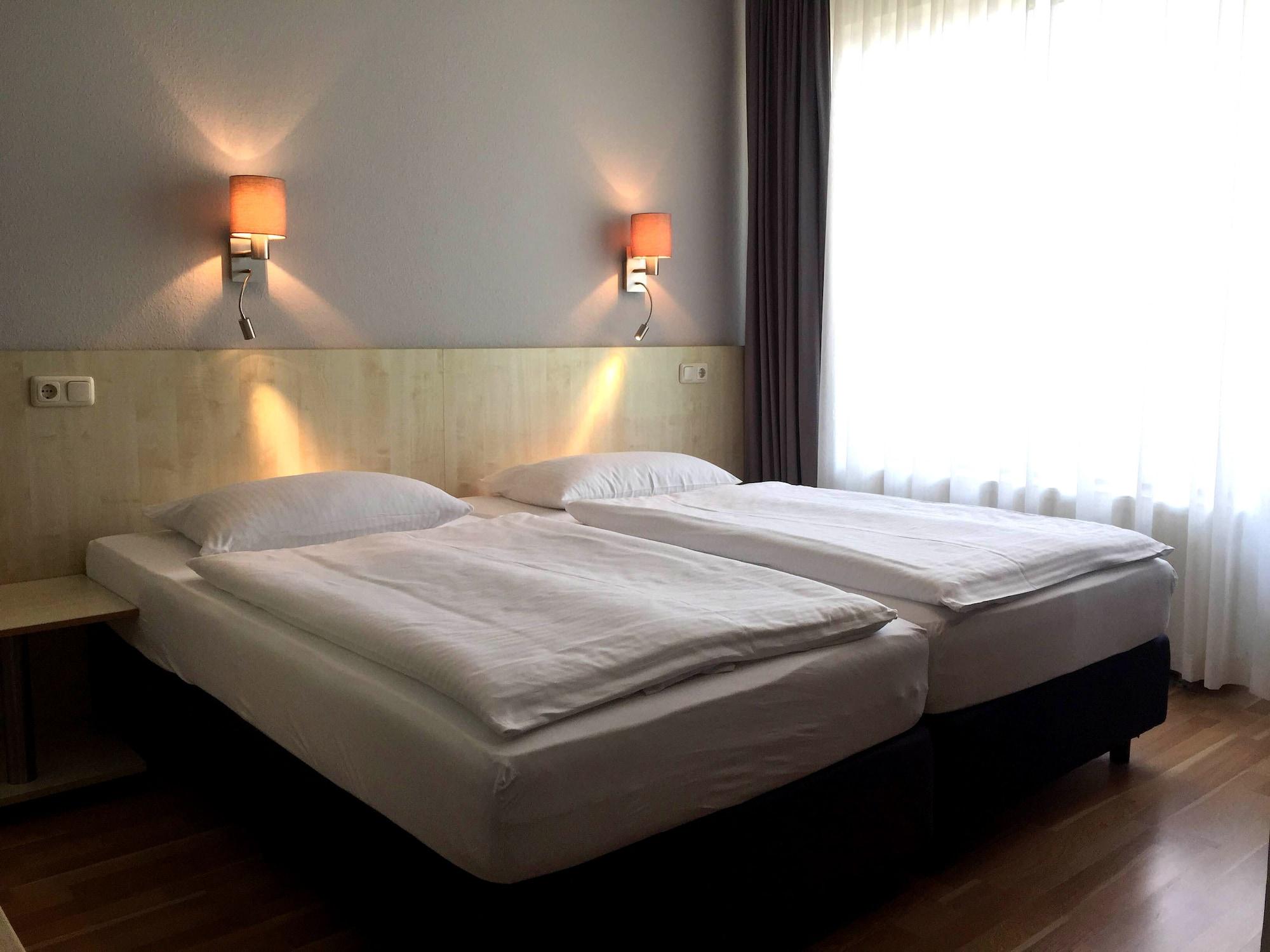 Enjoy Hotel Berlin City Messe Екстериор снимка